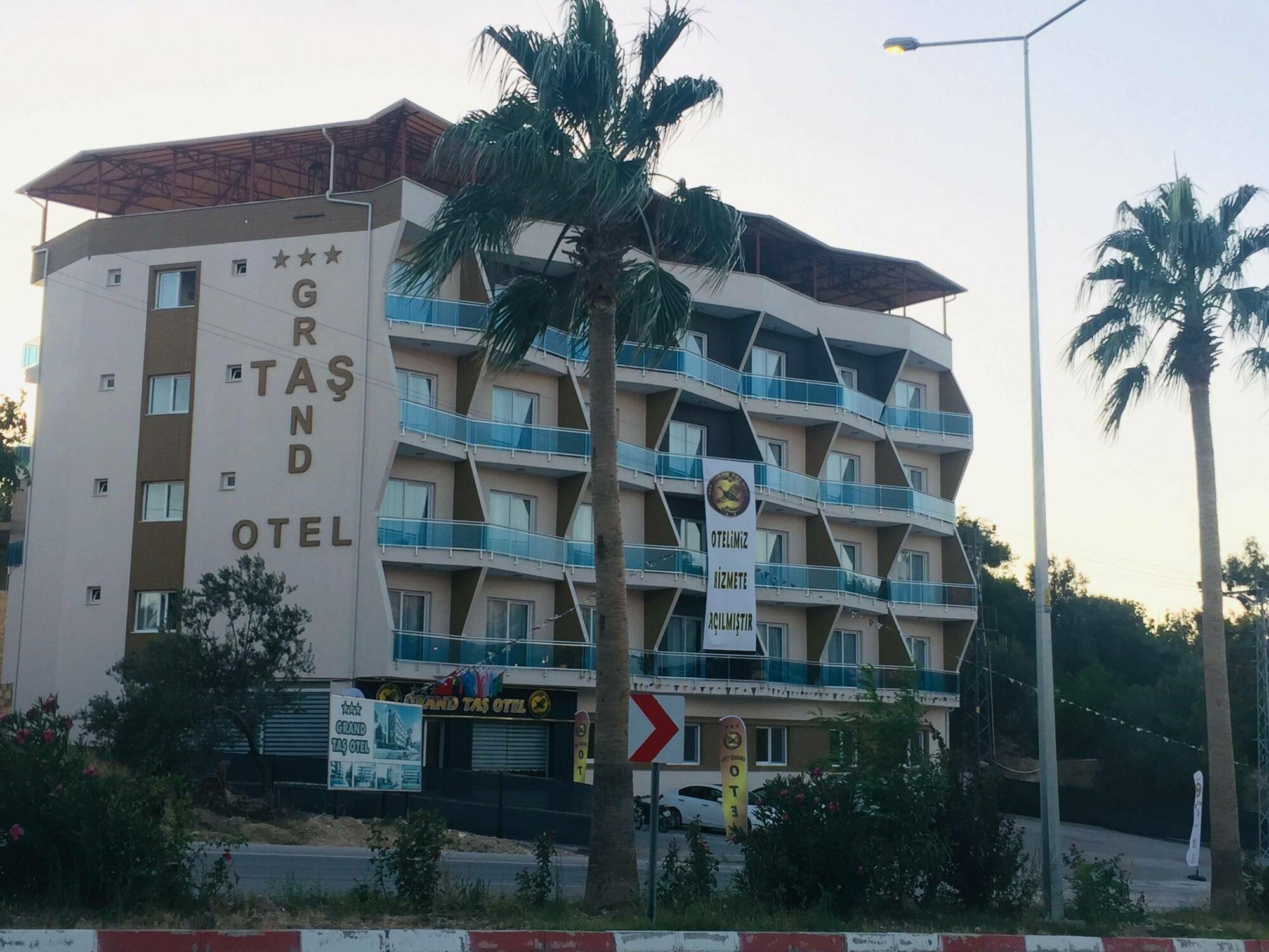 Grand Tas Otel Mut 외부 사진