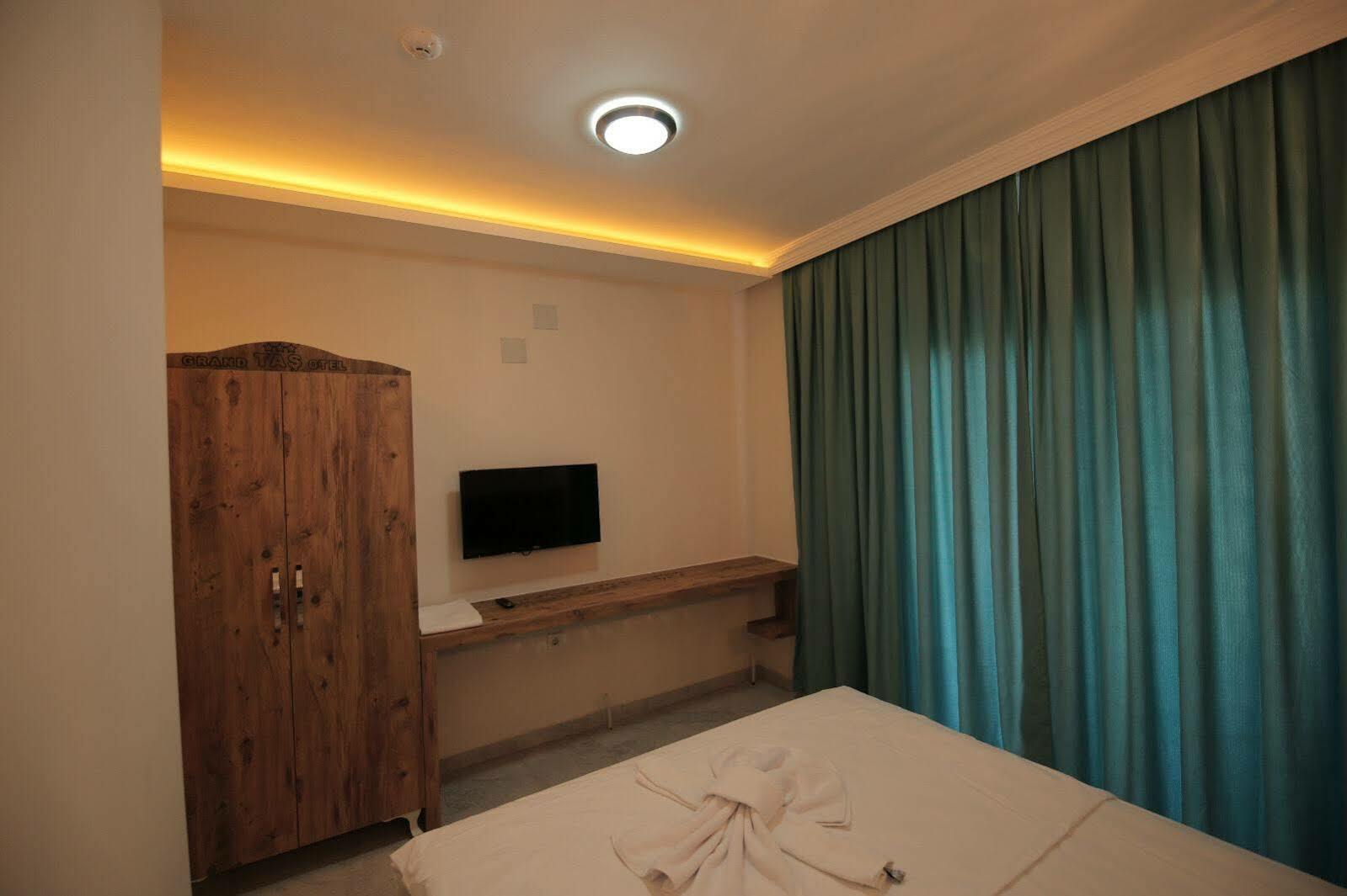 Grand Tas Otel Mut 외부 사진